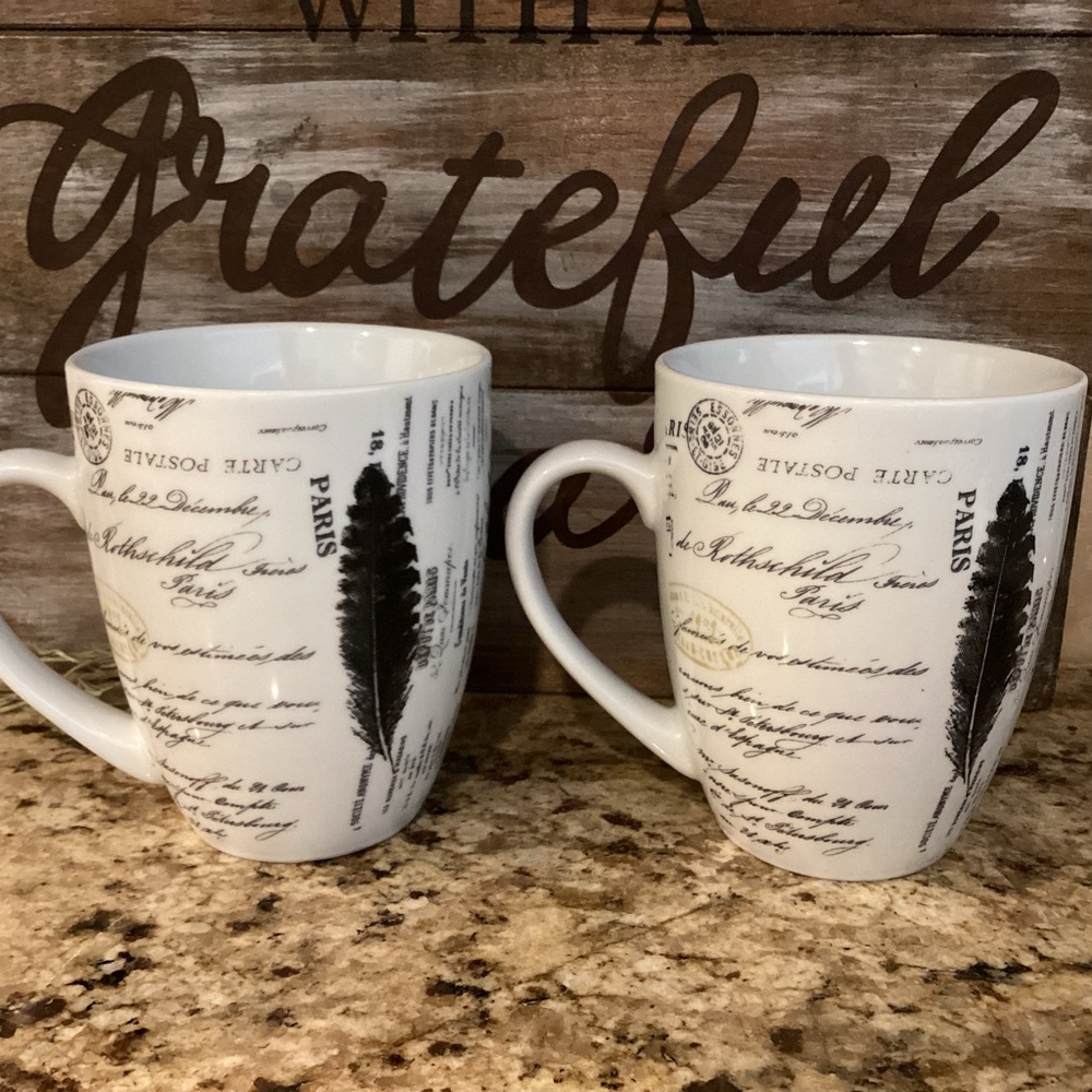 ⚜️ PARIS Mug Set by artist Paula Scaletta NWOT set of 2 15 oz cups coffee tea - Picture 3 of 7